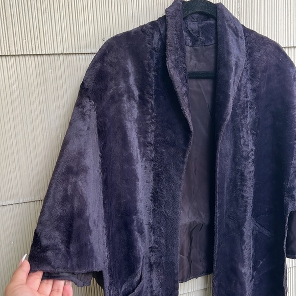 Vintage 1950s Plum Crushed Velvet Cape  OS - Picture 2 of 5